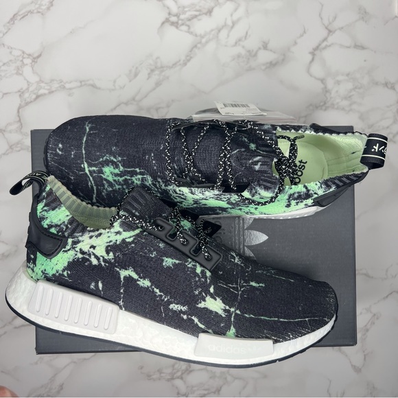 Adidas NMD R1 Primeknit - Picture 7 of 16